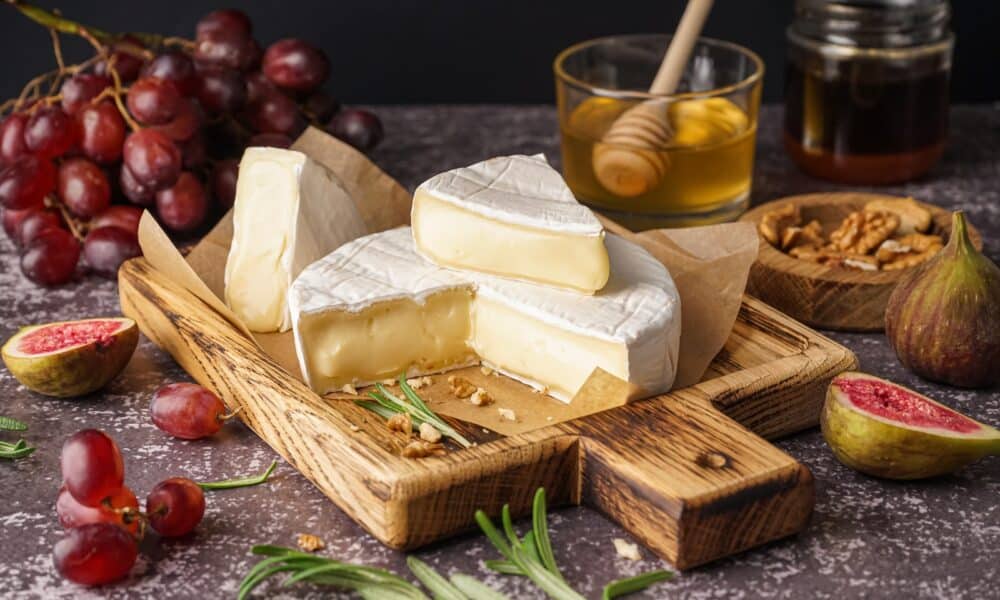 O fim dos queijos favoritos Por que brie e camembert estão em risco de