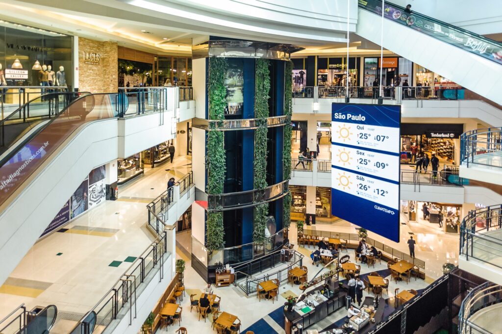 BR Malls reabre shoppings centers