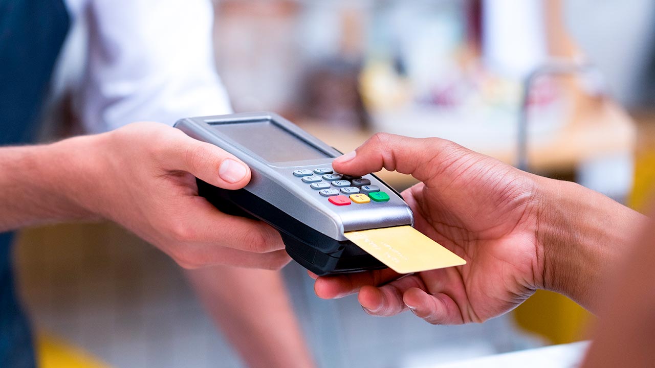 Associação elabora 5 dicas de uso inteligente do cartão de crédito; veja quais