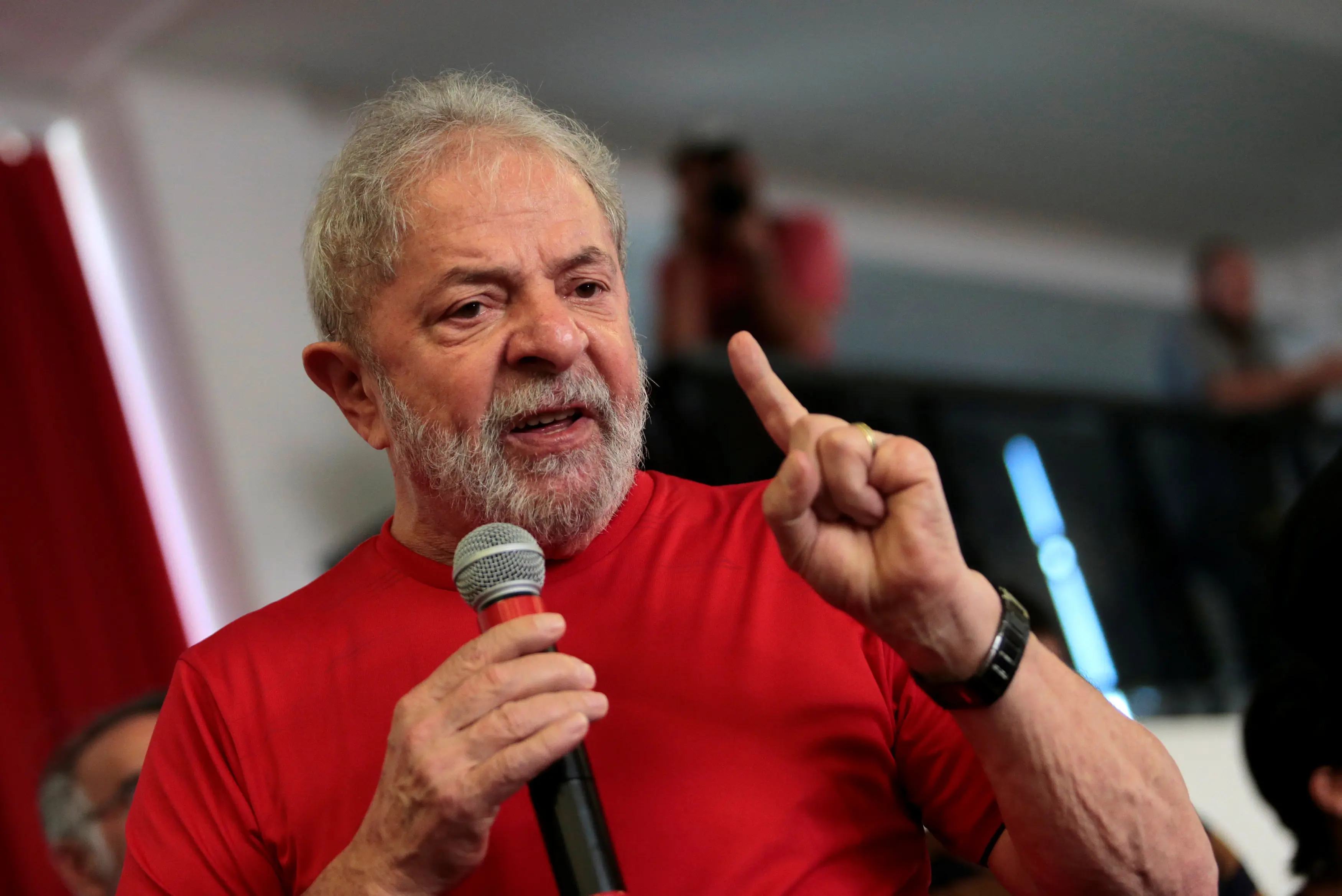 STF mantém anulação das condenações de Lula; Fachin pede para mudar de turma
