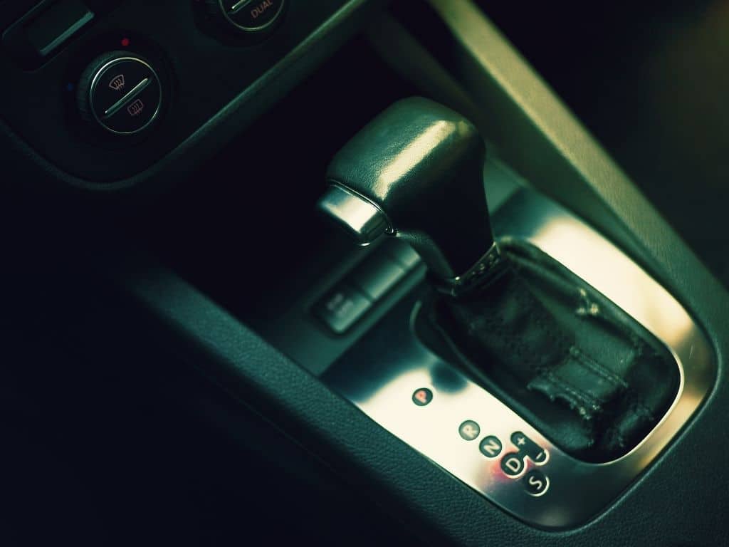 Oito coisas que podem estragar o câmbio automático do seu carro