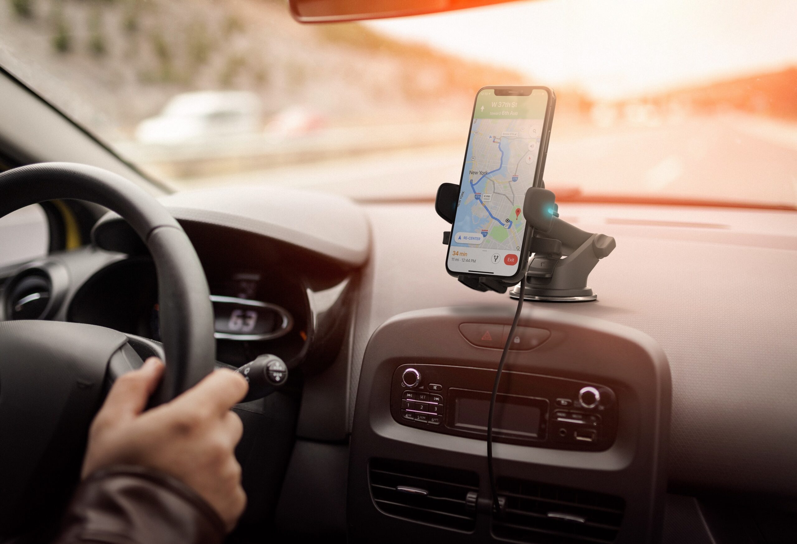 Pode usar suporte para celular no carro? Veja as regras - Canaltech