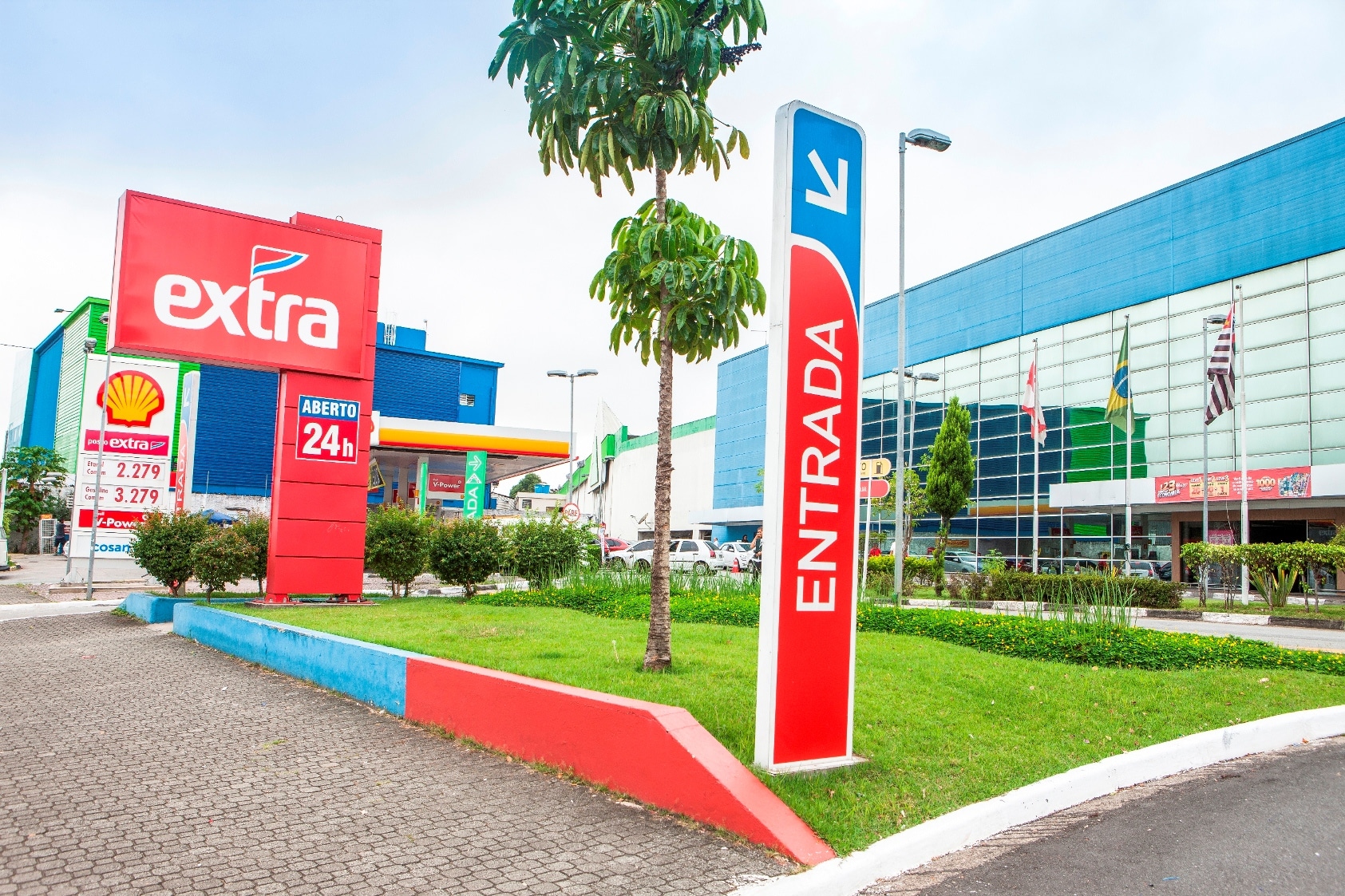 Extra oferece até 50% de desconto após anúncio de fechamento