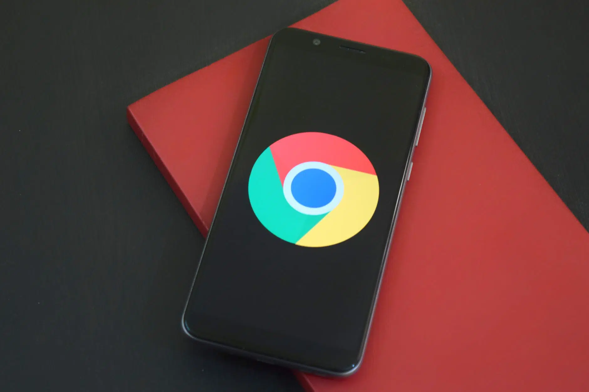 Google alerta: atualizar o Chrome impede erros no uso do navegador.