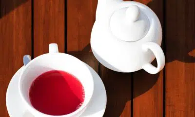 Benefícios presentes no consumo do chá de hibisco