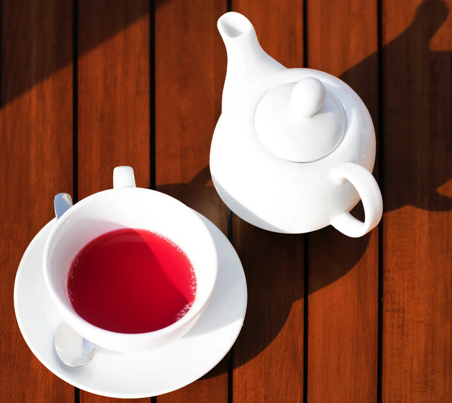 Benefícios presentes no consumo do chá de hibisco