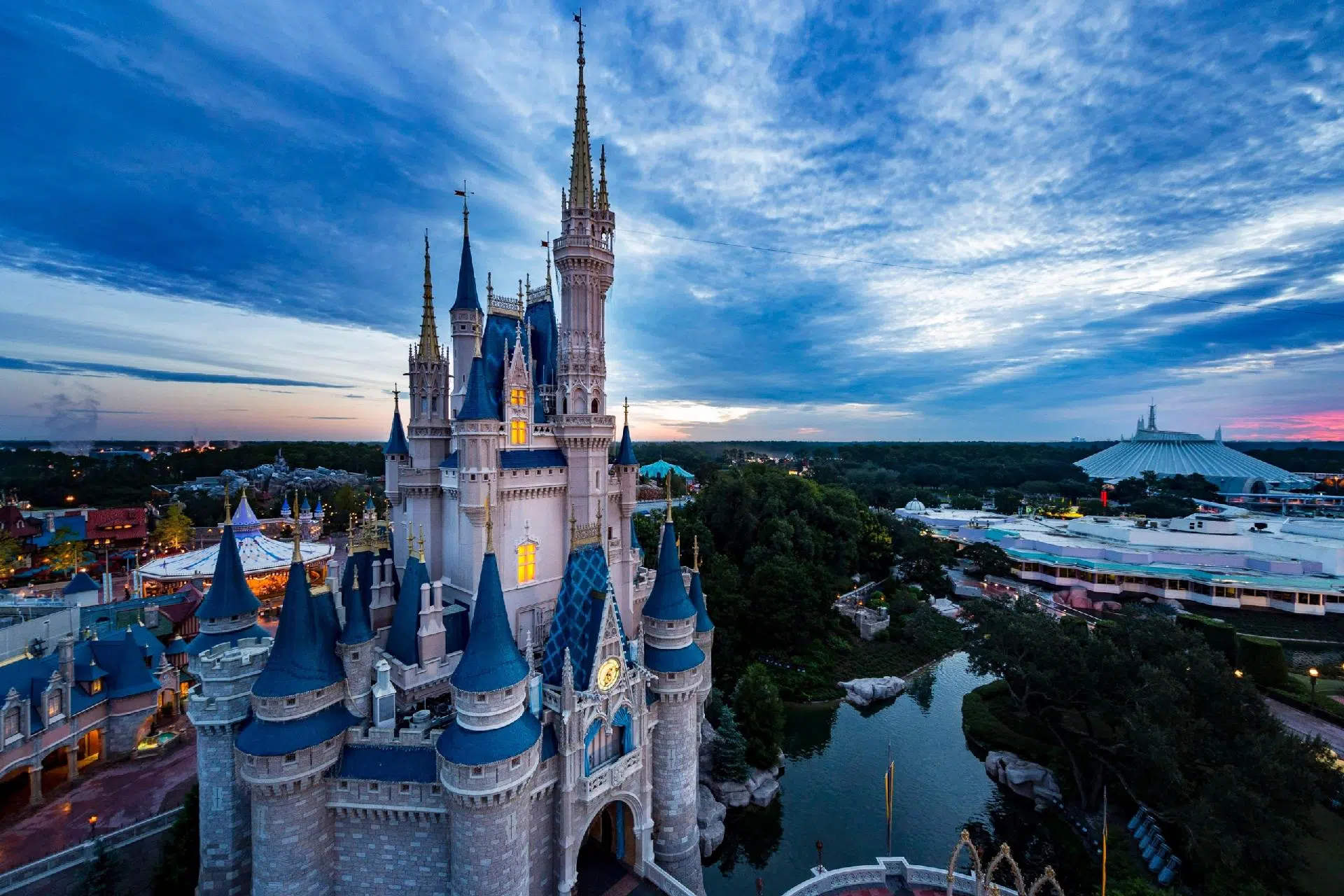 Quatro funcionários da Disney são presos por tráfico humano
