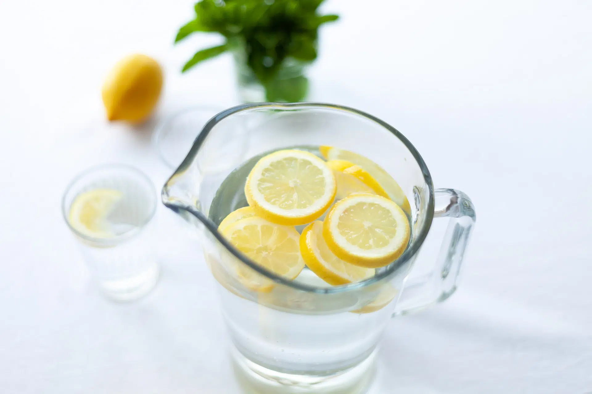 Água com limão ajudar a emagrecer, Foto: Pexels.