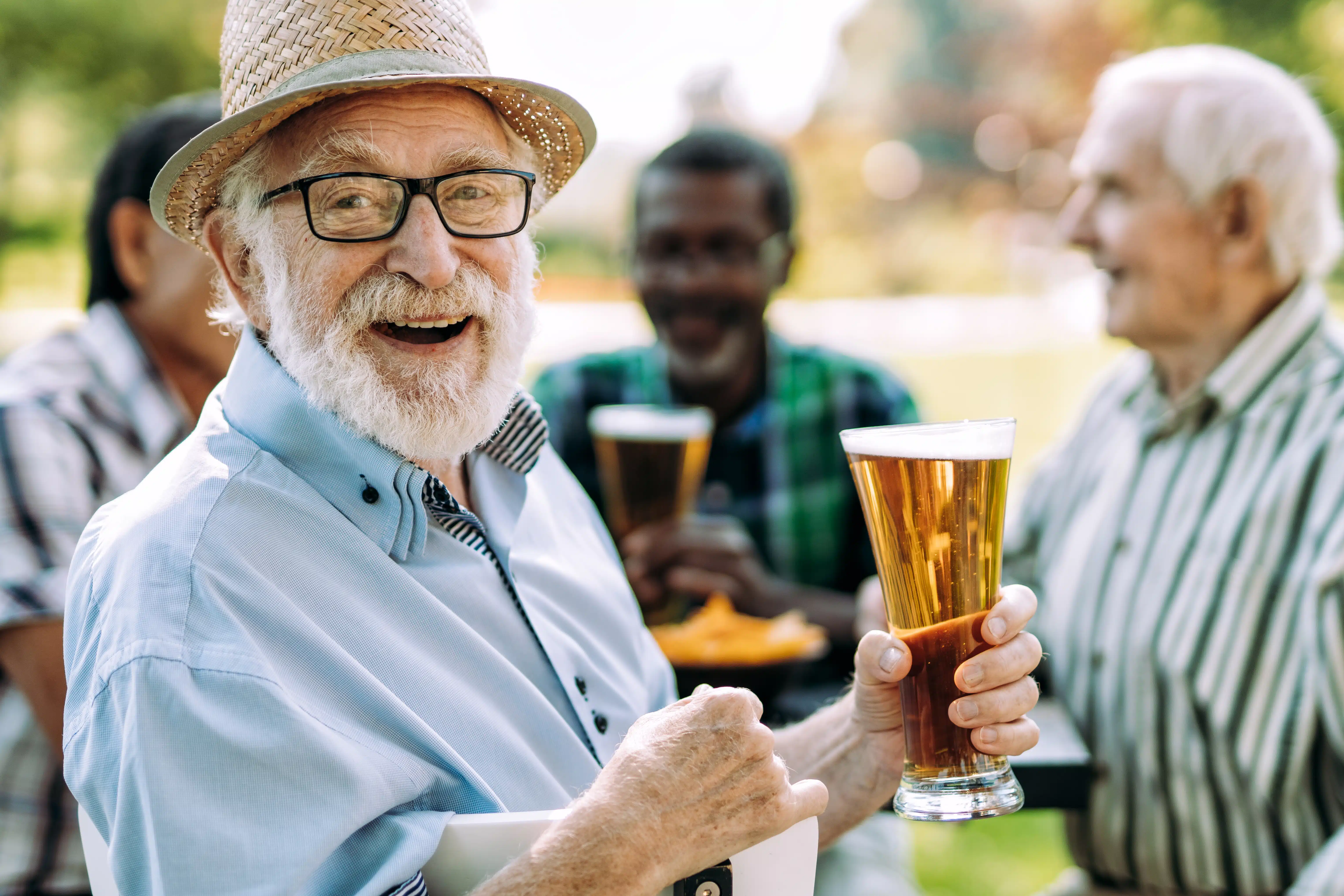 Gosta de beber? Entenda a ligação entre a doença de Alzheimer e a cerveja