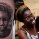 Uma criança de 4 anos teve seu rosto usado em uma tatuagem, sem autorização, durante a Tattoo Week, em São Paulo.