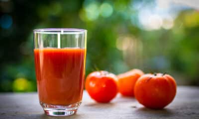 Tomate: um suco, um único ingrediente e múltiplos benefícios