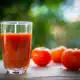 Tomate: um suco, um único ingrediente e múltiplos benefícios