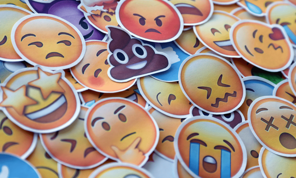 É coisa boa? O significado do emoji derretido e seus diferentes usos