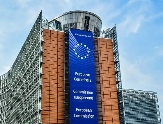 Imagem mostra um dos prédios sede da União Europeia.