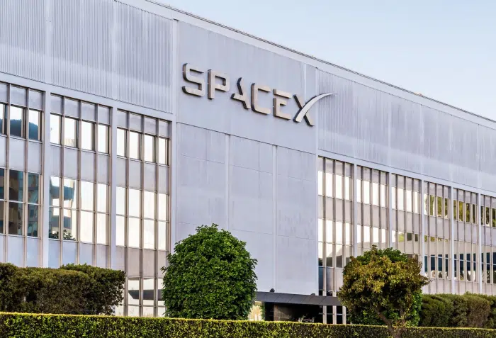 Imagem mostra a sede da SpaceX.
