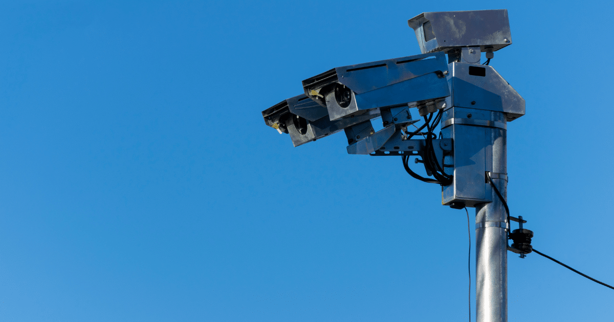 Radar pegou? Veja qual é a margem de tolerância antes da multa!