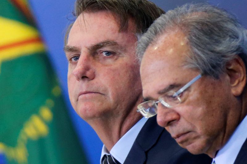 Bolsonaro defende economia ante queda do PIB e pede maior concorrência nos combustíveis