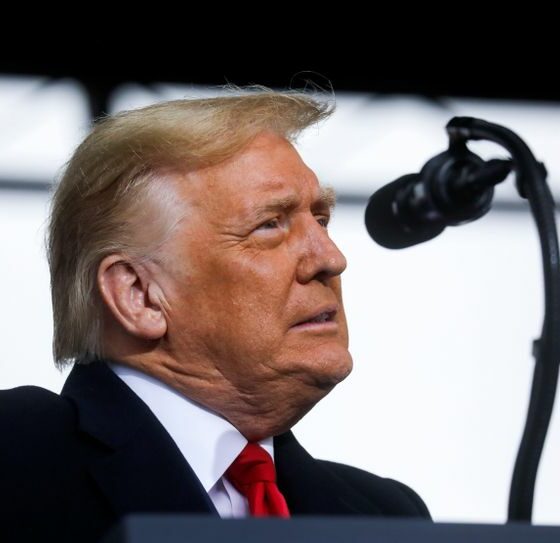 Ex-presidente Trump perde quase R$4 bi enquanto comandou a Casa Branca