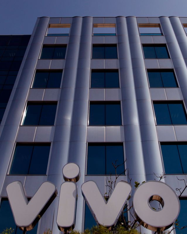 Telefônica (VIVT3) reporta lucro líquido de R$1,293 bi no 4º tri, e negocia fibra ótica