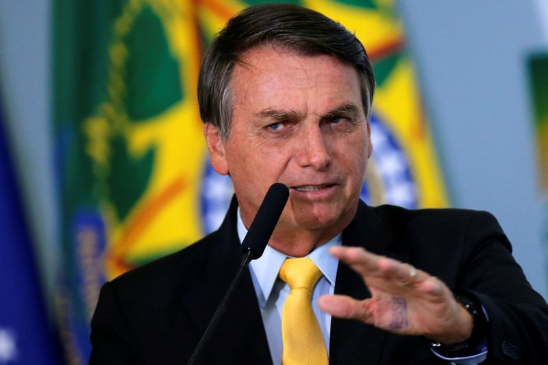 Bolsonaro responde Lula e diz não ser negacionista ou terraplanista