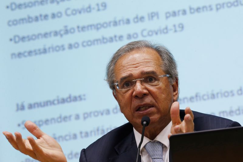 Guedes cogita privatizações e dividendos para implementar programas sociais